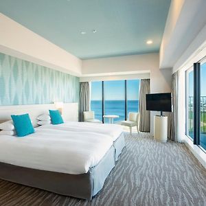 Superior Corner Twin Room Park View 12th 17th Floor Non-Smoking